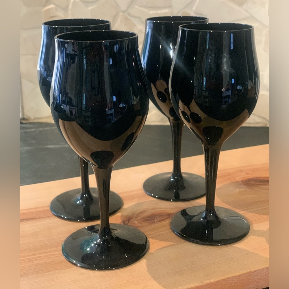 VINTAGE BLACK CRYSTAL | Set of 4 | Slight Tulip Shaped Wine Glasses